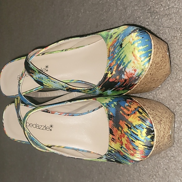 Multi Color platform pumps - Picture 4 of 4